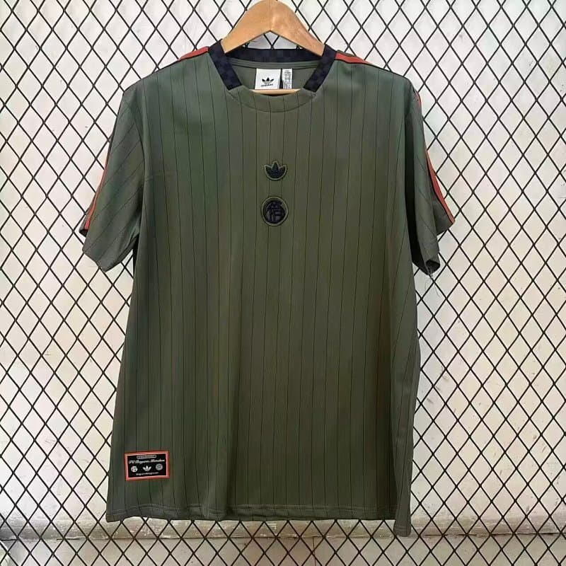 Maillot Rétro Bayern Munich 25-26 - Vue 3