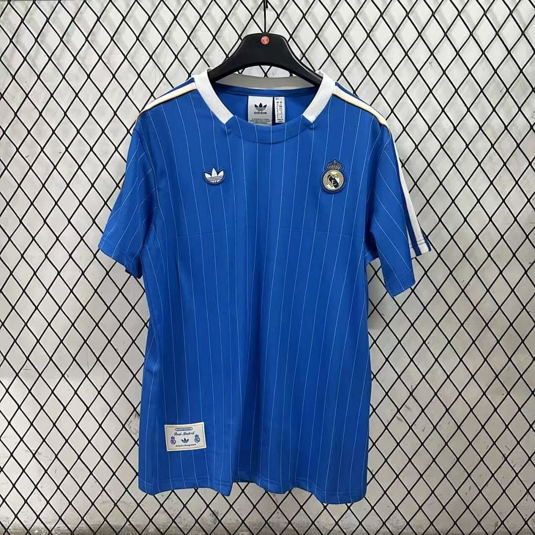 Maillot Rétro Real Madrid 25-26 - Vue 3