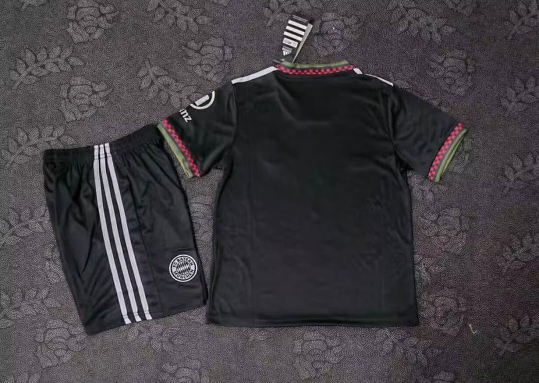 Maillot Enfant Bayern Munich Third 2025/26 Officiel Acheter Maillot Enfant Bayern Munich Third 2025/26 - Maillot pas cher