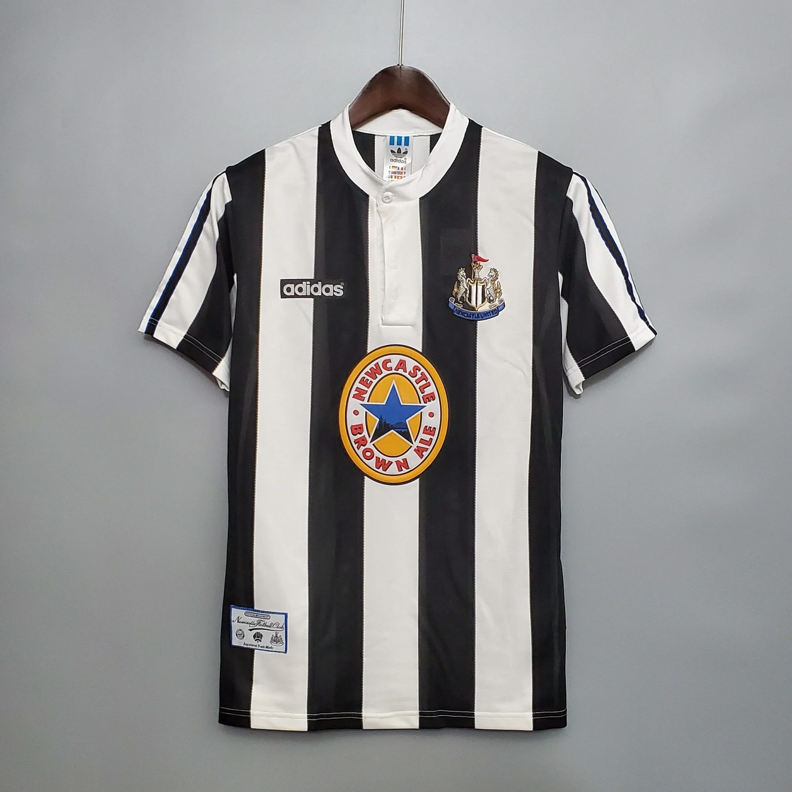 Maillot Newcastle Maillot Rétro 9597 pas cher - Boutique Officielle KIT FOOTBALL