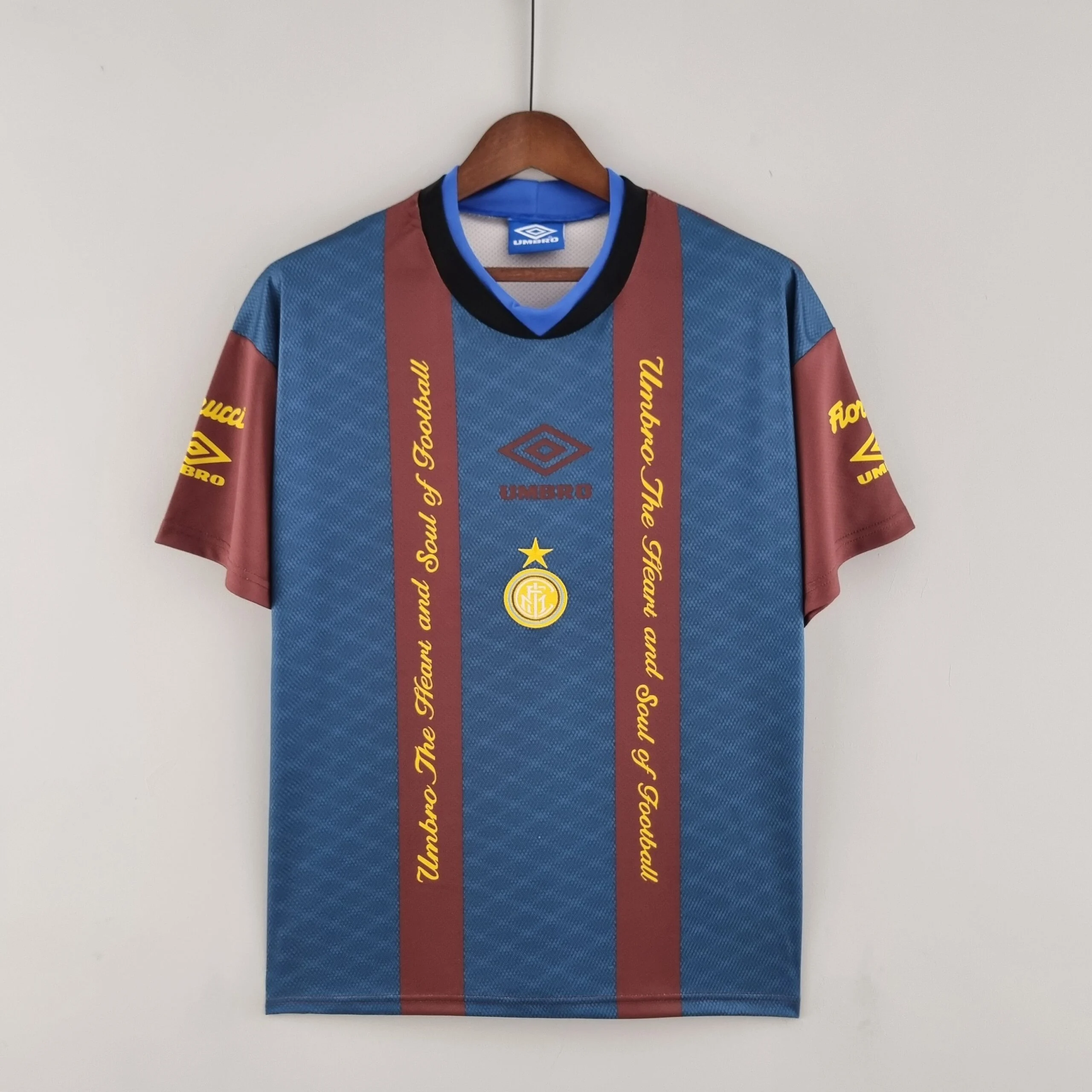 Maillot Inter Milan Maillot Rétro 9495 pas cher - Boutique Officielle KIT FOOTBALL